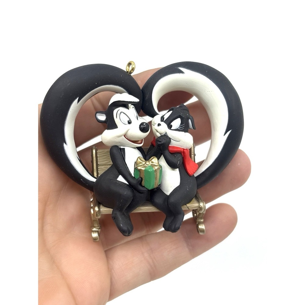 2011 Love Is In Zee Air - Pepe Le Pew, Looney Tunes Hallmark Ornament